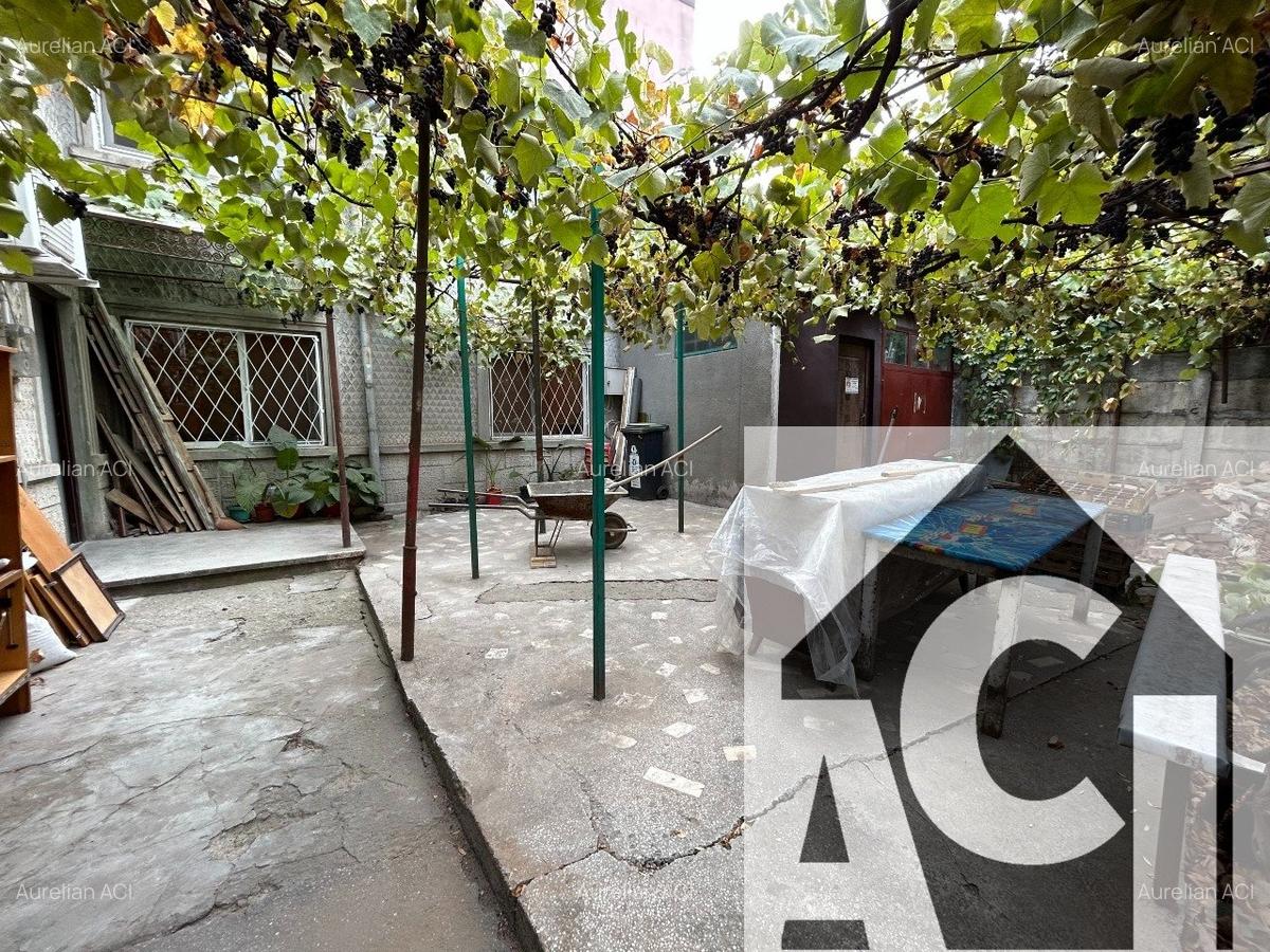 Casă cu 6 camere în Drumul Sării - 2
