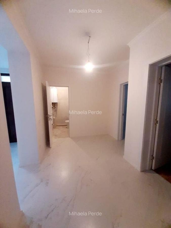 Casa de vanzare in Piata Abator - 10