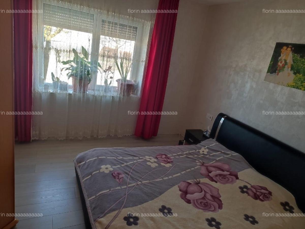 Casă de vânzare 2200 mp2 - 9