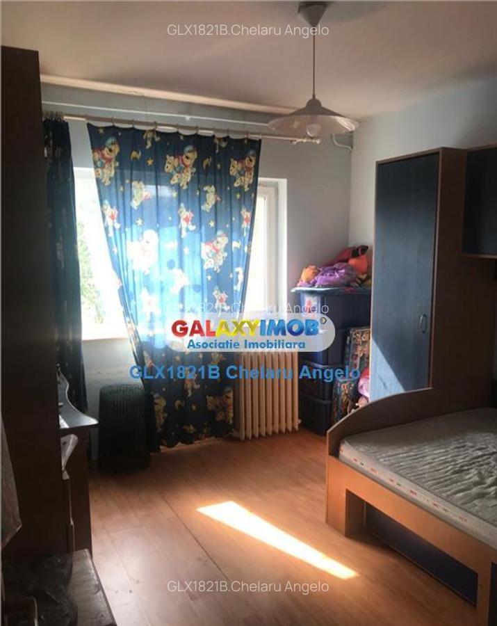 Cartierul Berceni,apartament 4 camere,decomandat,bloc izolat - 1