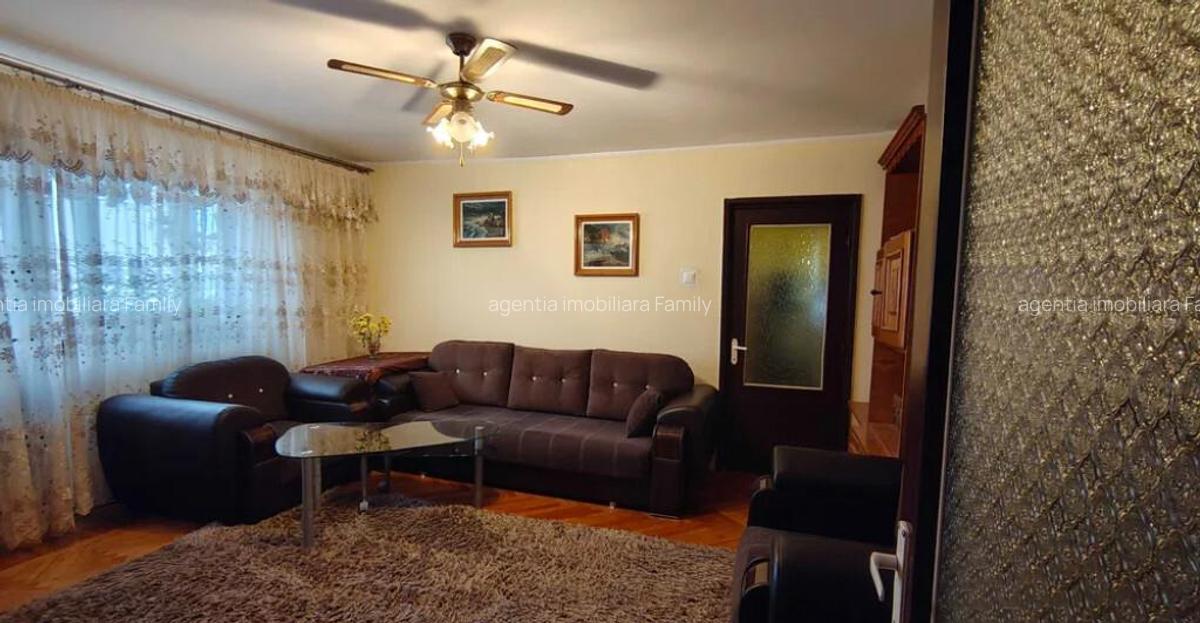 Apartament cu 2Ccamere Semidecomandate - etaj 3 - Zona Zamca - 4