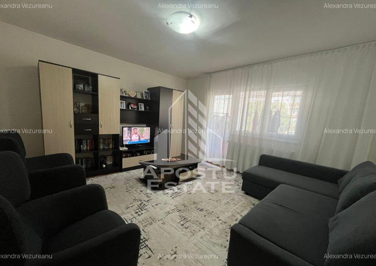 Apartament cu 3 camere, 2 bai, decomandat, etajul 2, cent... - 1