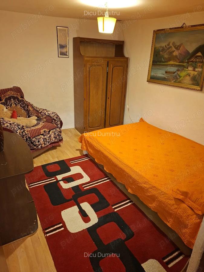 Inchiriez 2 camere la curte - 2