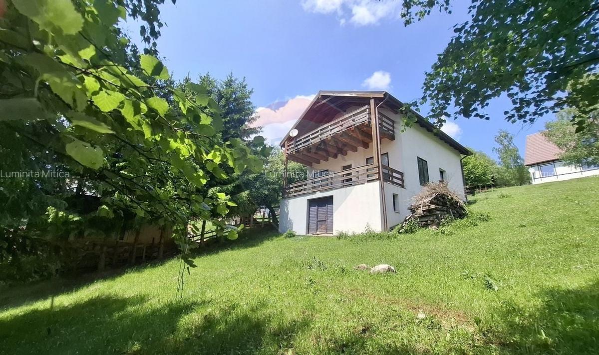 Casa de vacanta in Magura, la poalele Muntilor Piatra Craiului - 1 Casa de vacanta in Magura, la poalele Muntilor Piatra Craiului - 1