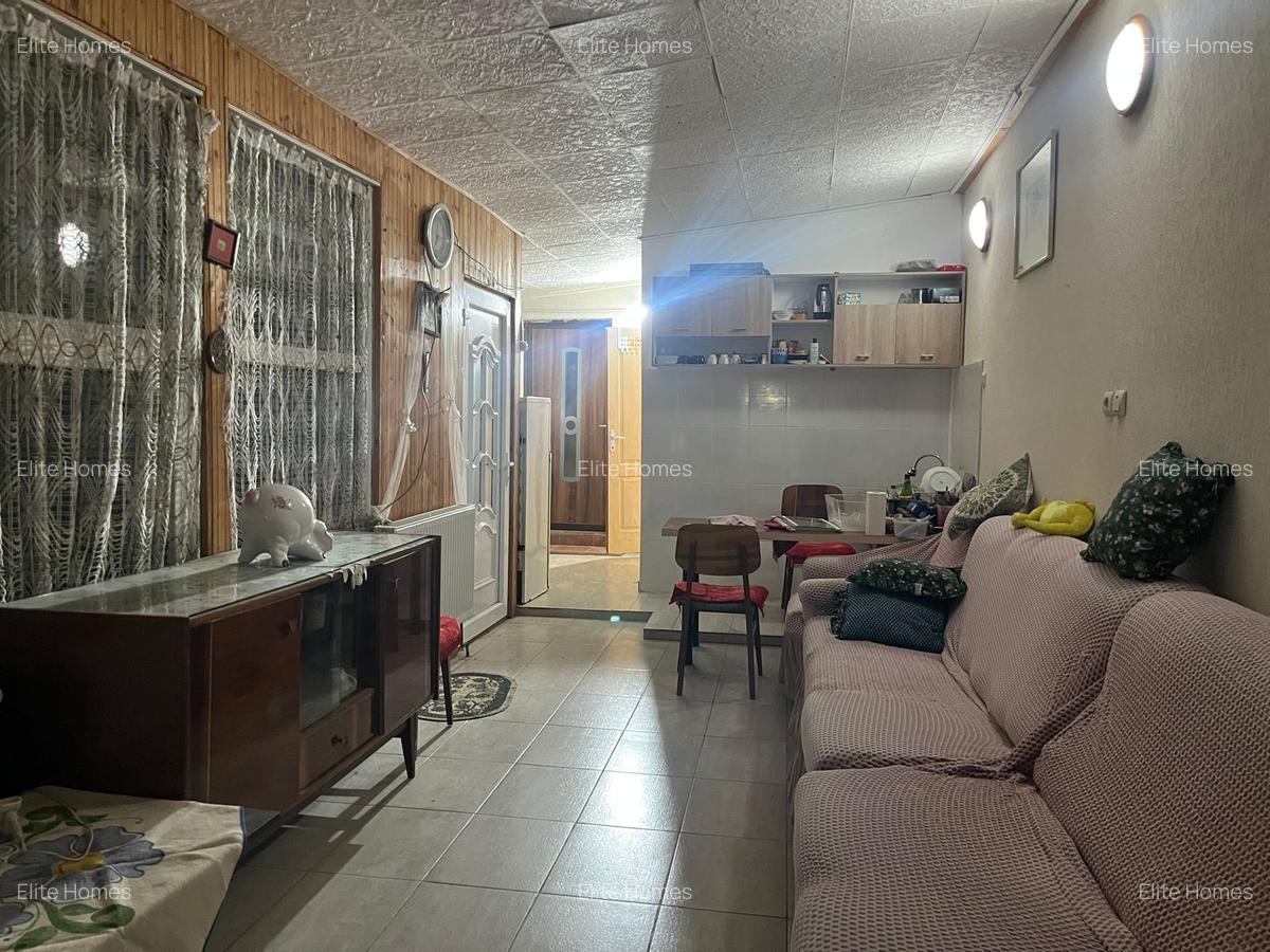 Casă cu 5 camere în 1 Mai - 2