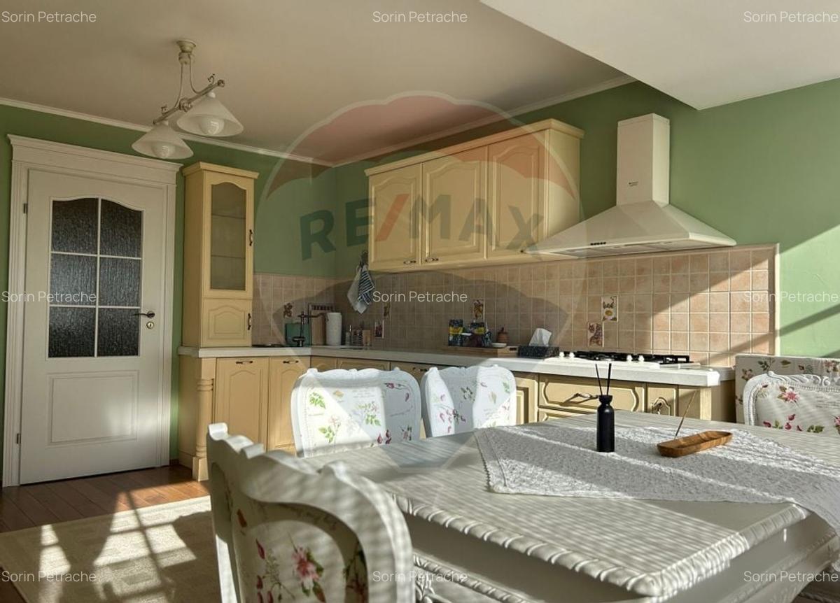 De vanzare apartament de lux pe Blvd. Decebal - 5