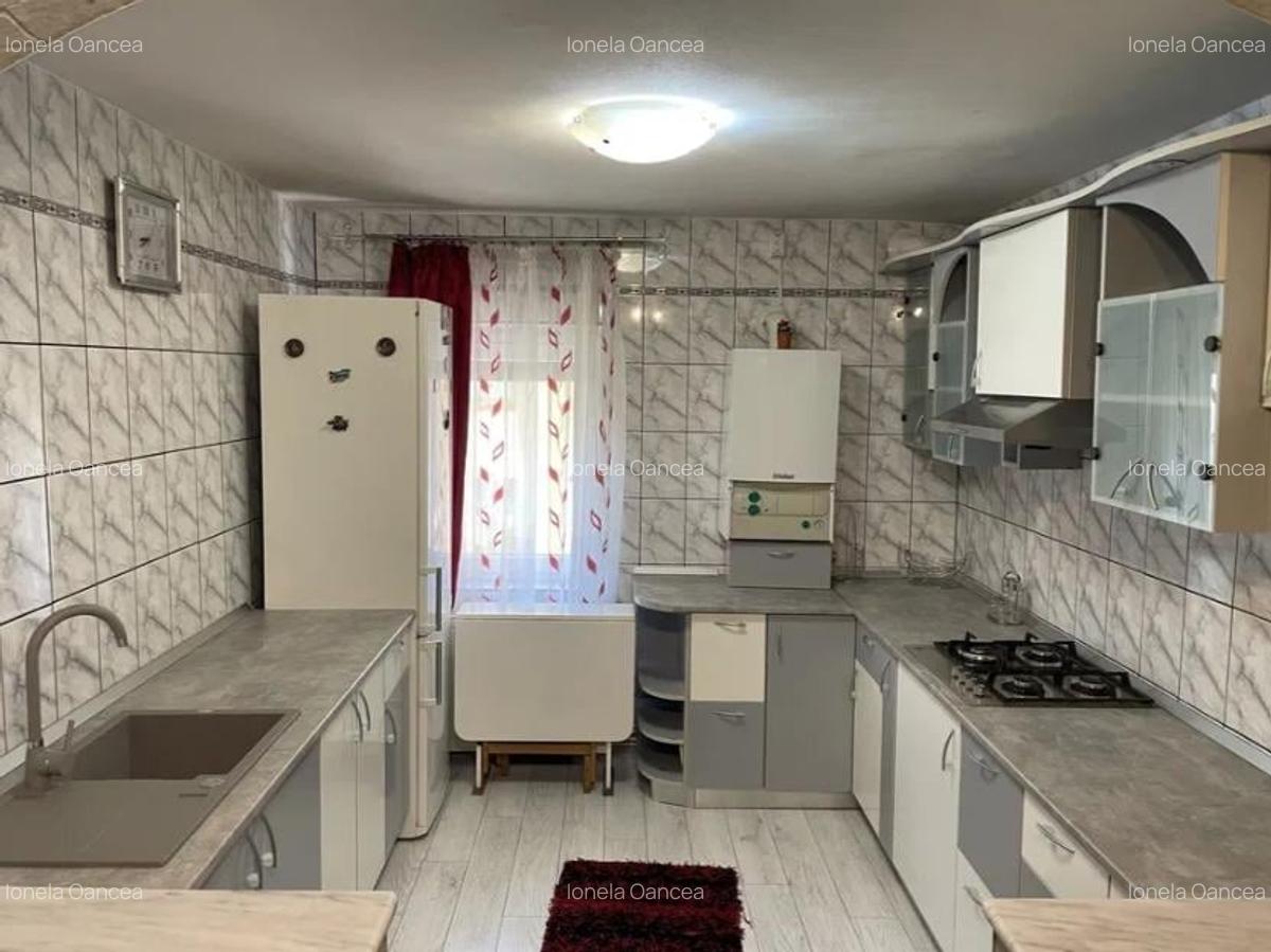 Apartament cu 3 camere, cartier Noua - 2