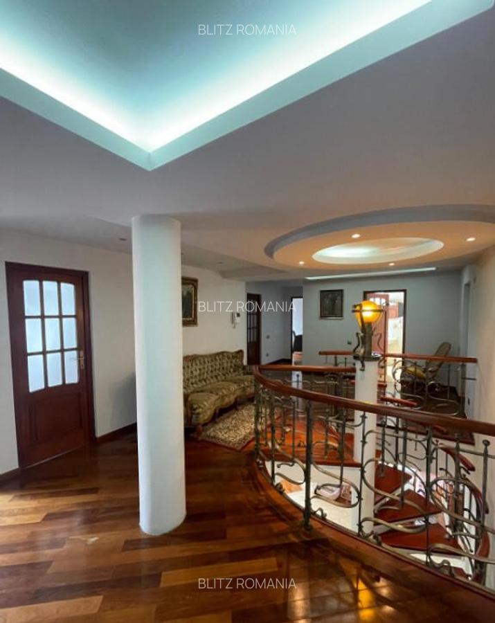 Casa P+1, cu Piscina si Garaj Dublu, 340 mp, 17 ari teren, z - 5