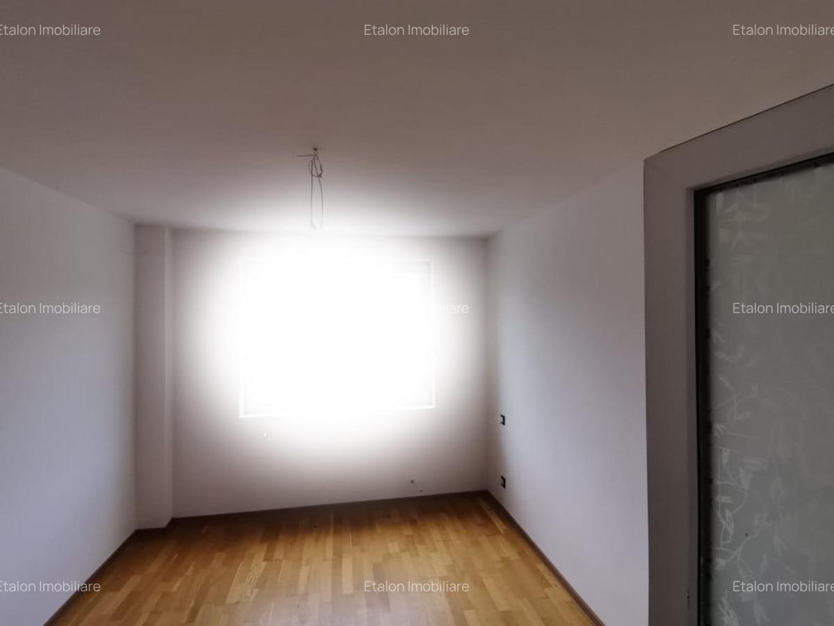 Ap. 3 camere semidecomandat, etaj 2, Piata Darmanesti - 1