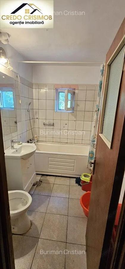 Vand apartament 4 camere etajul 1 zona Micro 4 - 7 Vand apartament 4 camere etajul 1 zona Micro 4 - 7