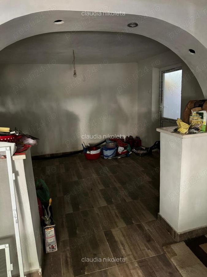 Casa de vanzare 7km de craiova teren 2400mp - 3