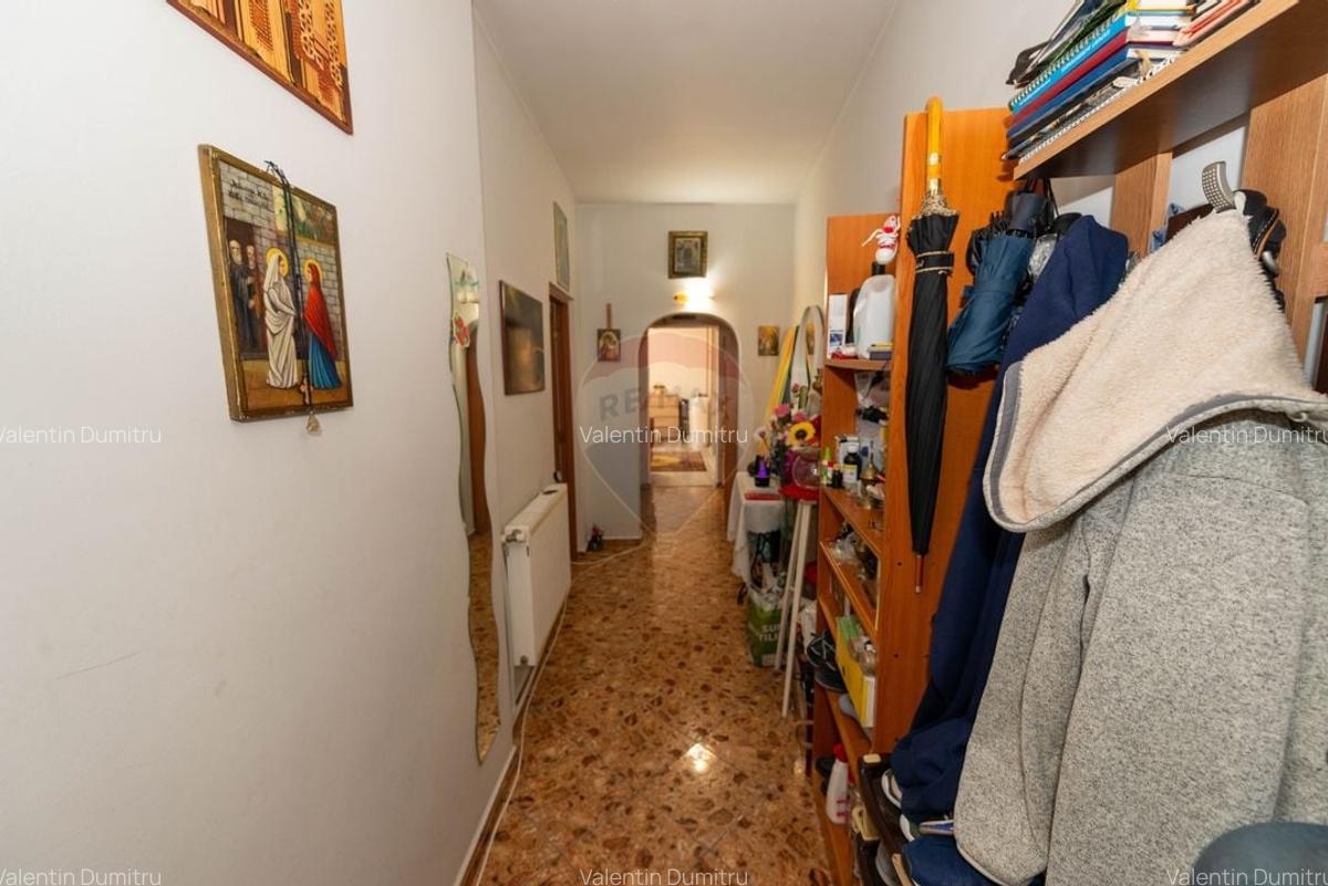 Vila de vanzare in zona P-ta Unirii 140 mp teren - 15