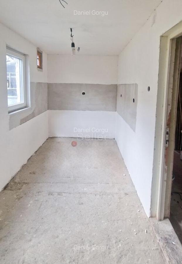 Aproape De Castelul Cantacuzino - 13 Aproape De Castelul Cantacuzino - 13