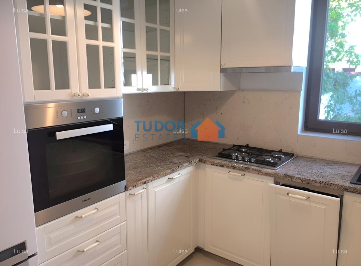 Vila iclasica cu o gradina superba - 5