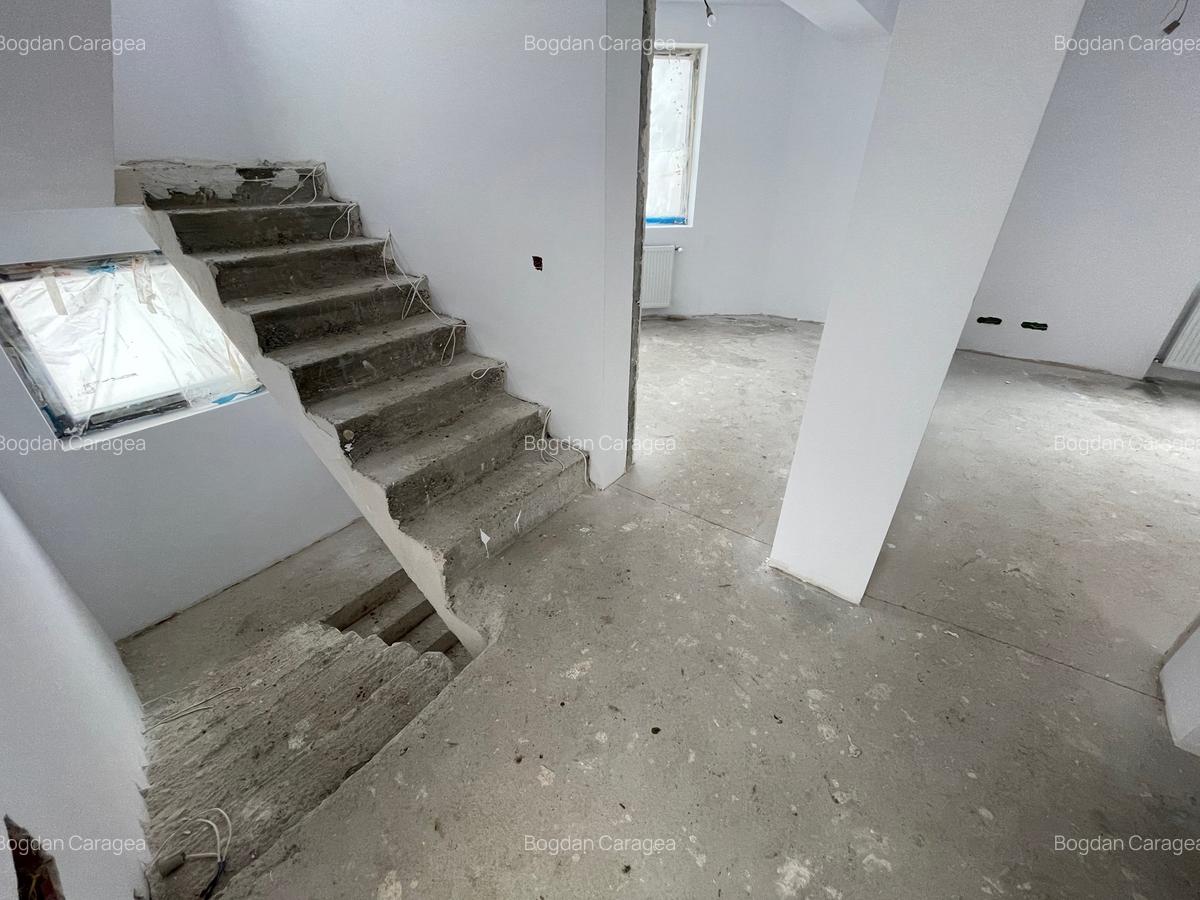 Casă cu 5 camere în Metalurgiei - 8