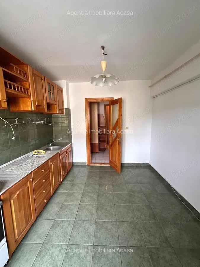De vanzare 3 camere zona BL Roman Musat , etaj intermediar, 2 bai, boxa , 67000 euro - 4