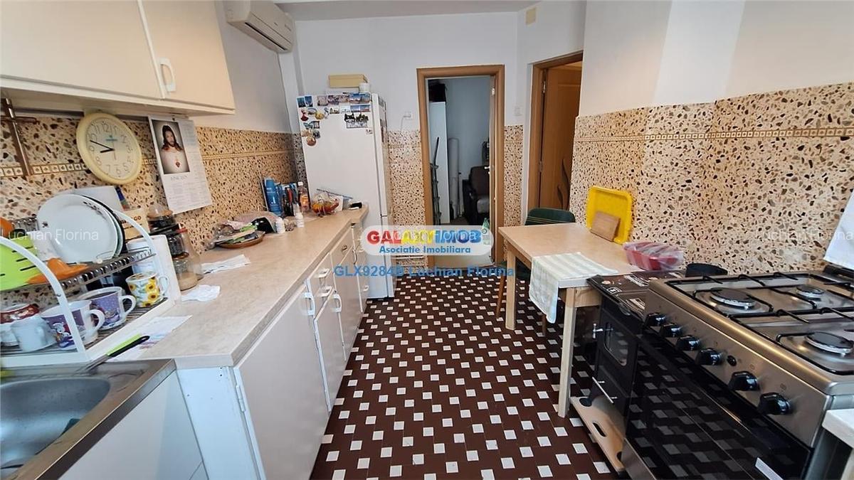 Apartament 3 camere, etaj1, str.Vasile Lascar - zona centrala, metrou - 7