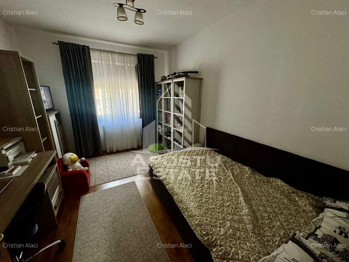 Apartament cu 3 cmarere, 2 locuri de parcare, zona Torontal - 5