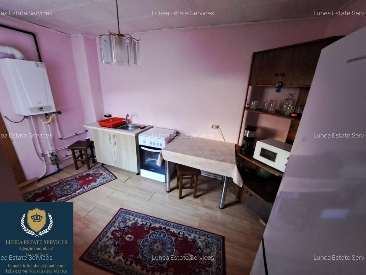 Casă formată din 2 clădiri P+M și P+1 - 6