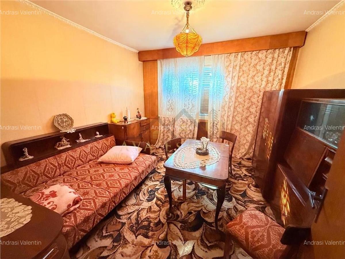 Casa individuala 9 camere, 3 bai, garaj, teren 350 mp - Zona Cetatii/ Hotel MERC - 11 Casa individuala 9 camere, 3 bai, garaj, teren 350 mp - Zona Cetatii/ Hotel MERC - 11