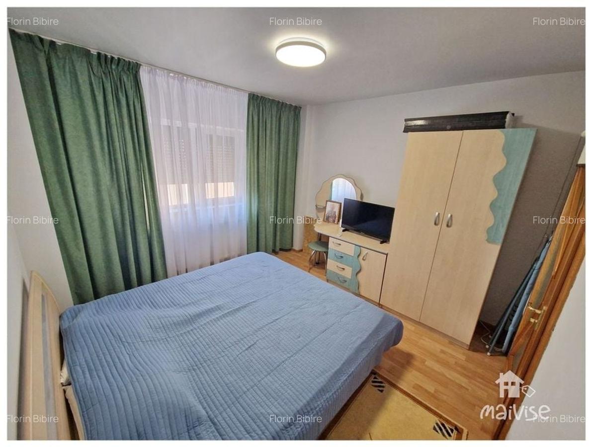 Apartament 3 camere de inchiriat, str Toamnei- Centrul Civic - 11
