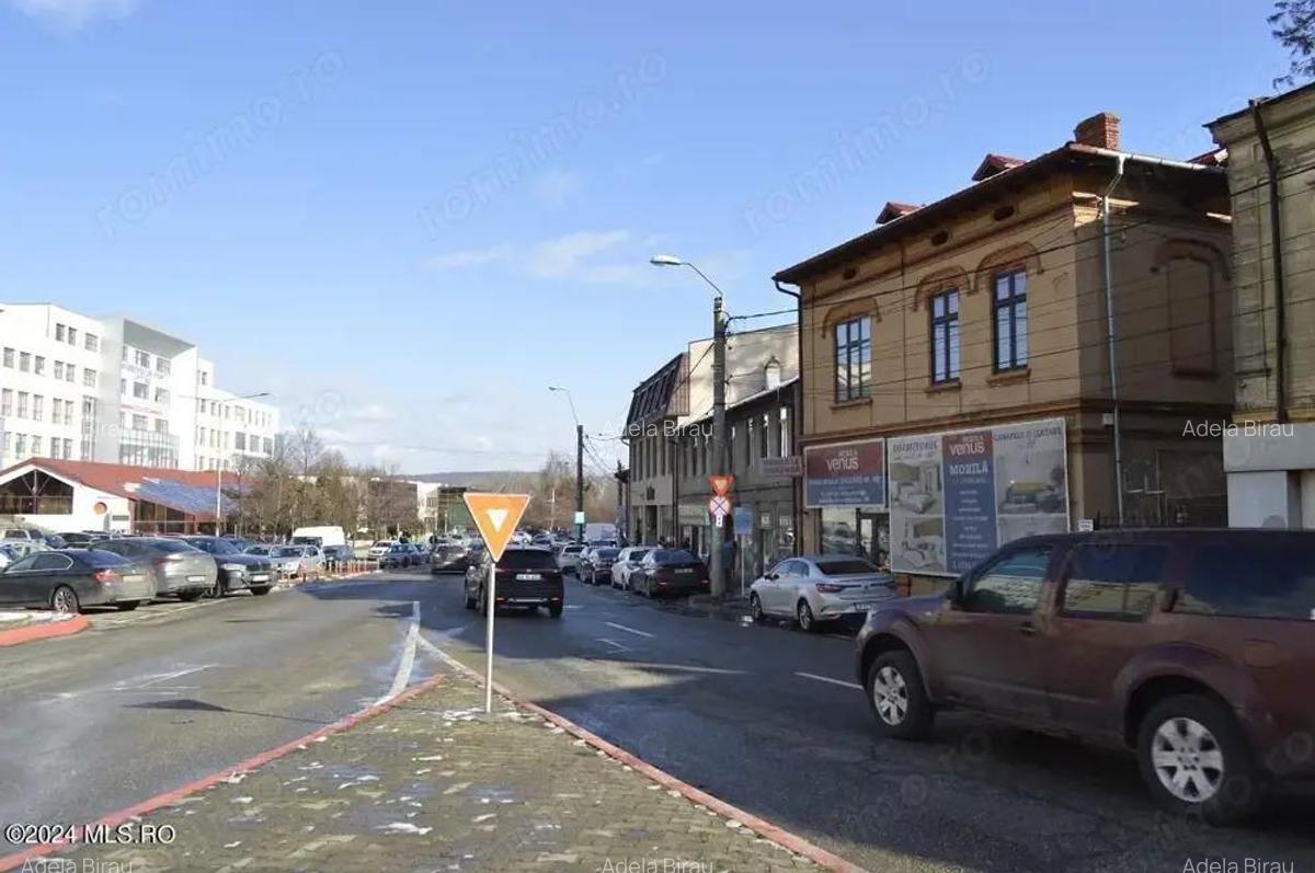 Pitesti - Targul din Vale, Birouri de inchiriat la etaj, 163 mp utili - 2