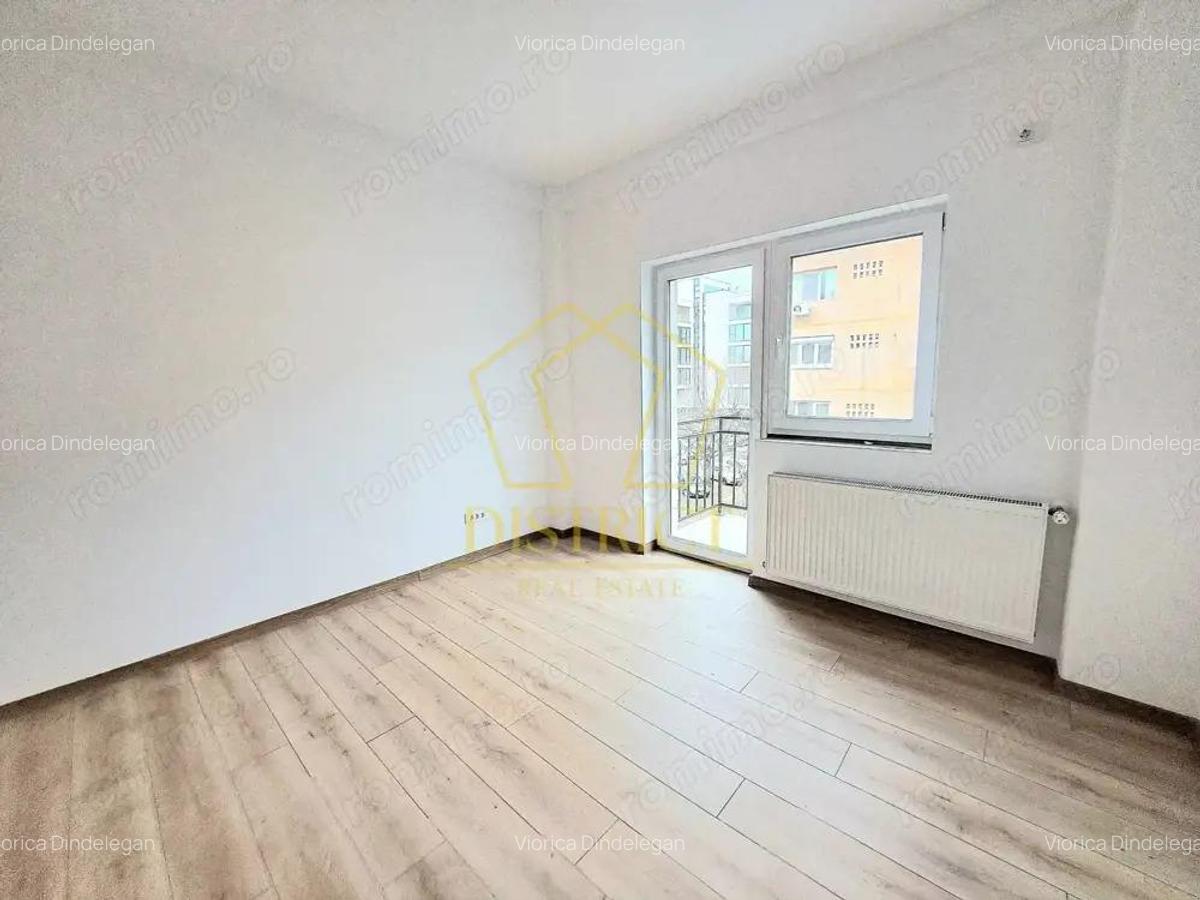Spatiu comercial cu 4 incaperi spatioase I Complexul Studentesc - 1