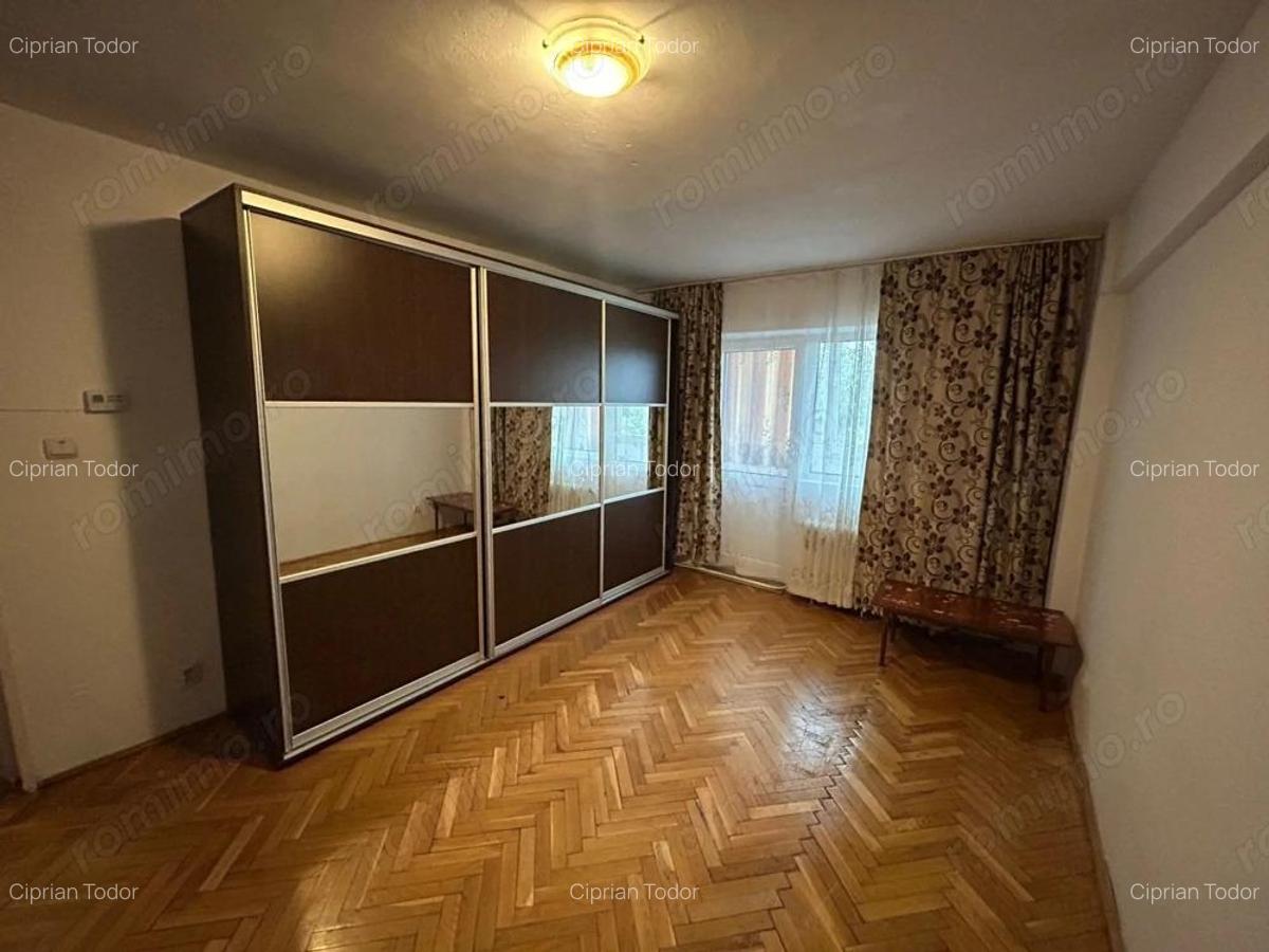 Apartament 2 camere, etaj 3 - zona Cetate - 4