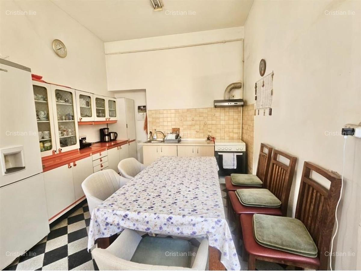 Investitie, Apartament Rar cu 6 Camere / Curte Privata | Centrul Istoric/ COMISI - 17