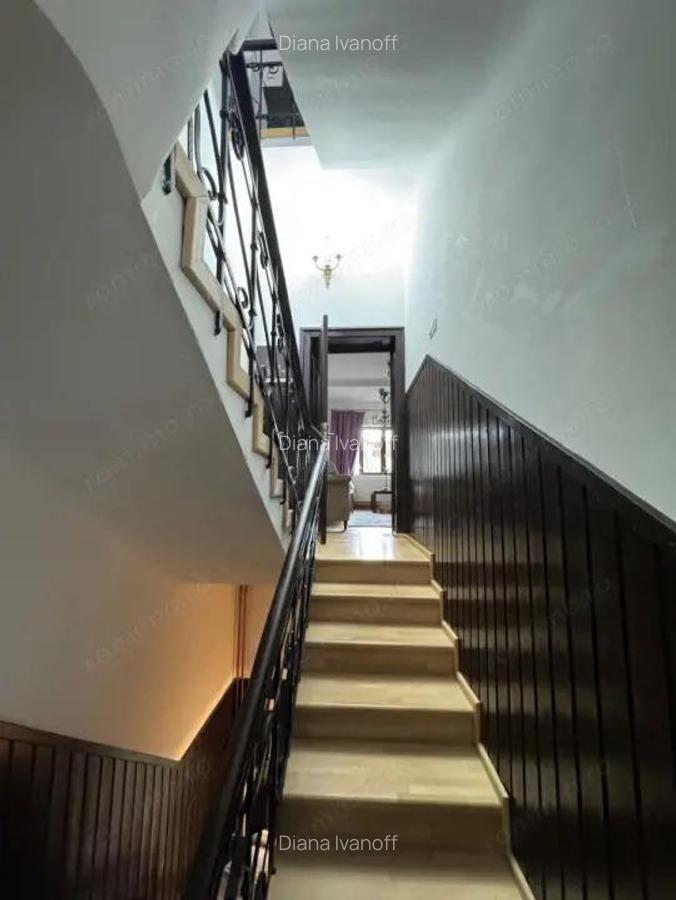 Vila tip duplex, zona Democratiei - 9