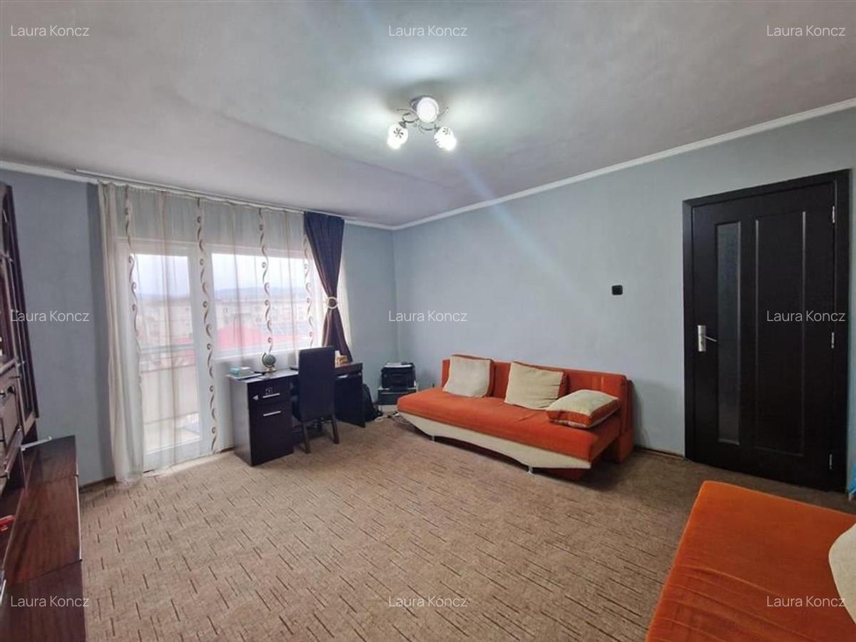 Apartament cu 2 camere semidecomandat în Central - 2