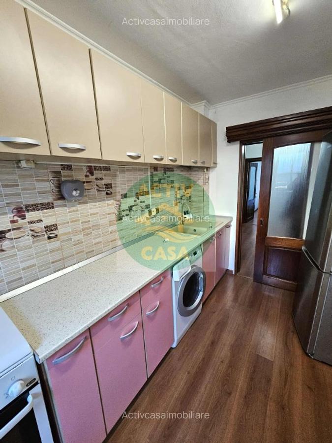 Apartament 3 camere, zona centrala - 1