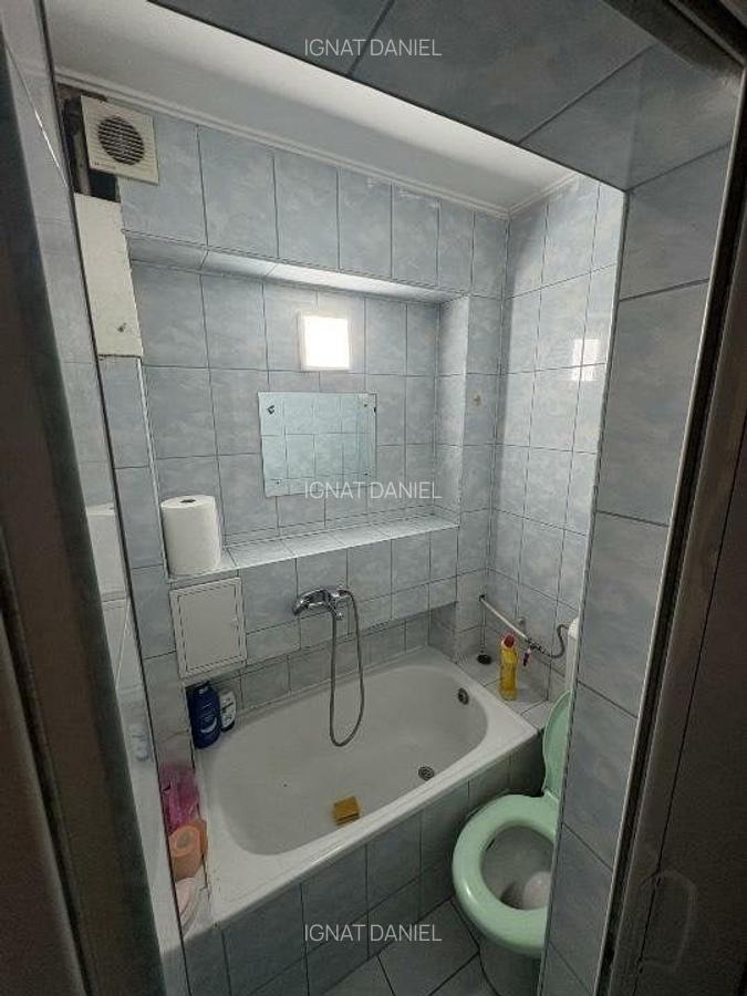 Apartament cu 2 camere, etajul 3/4, zona Podu Ros - 5