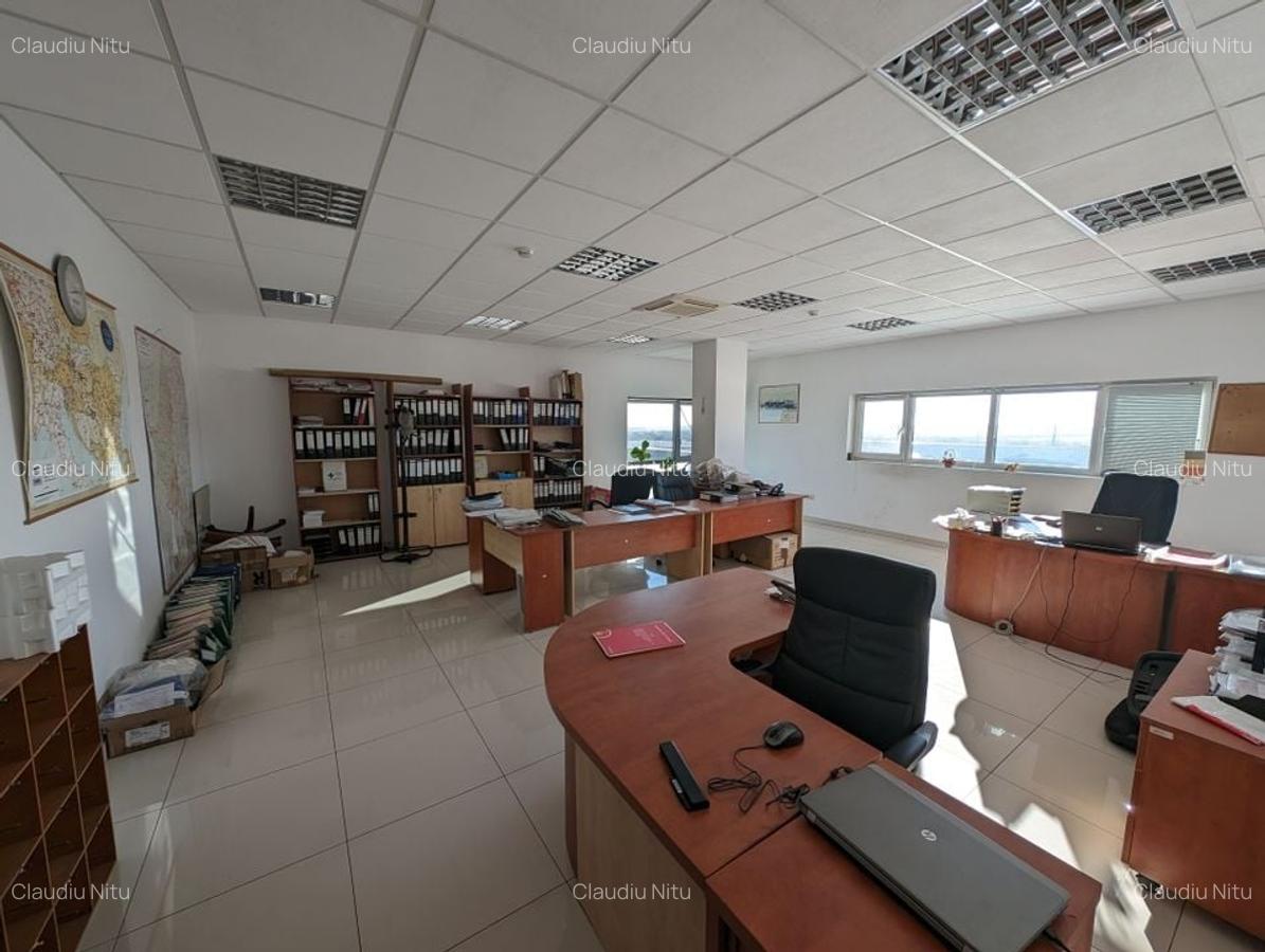 Hala cu teren generos langa acces A1 - 11