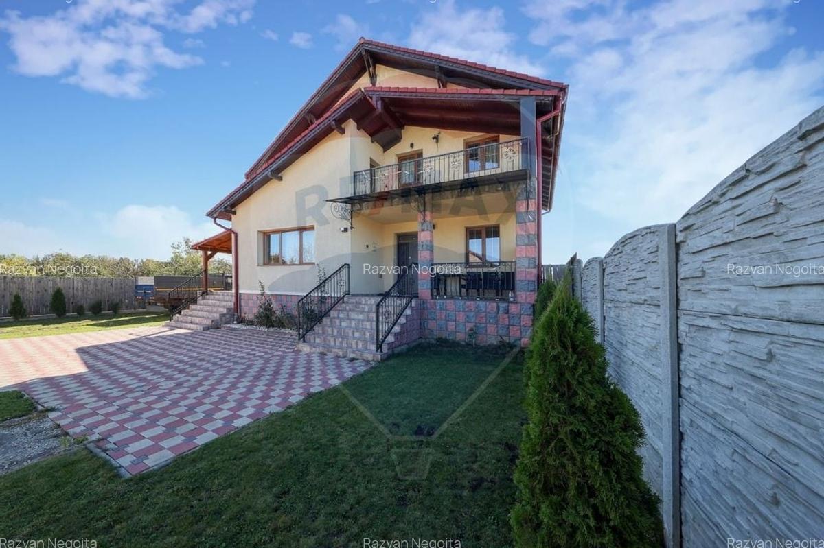 Casa 4 camere, mobilata si utilata, 2 389 m2. teren, Sanpetru! - 2