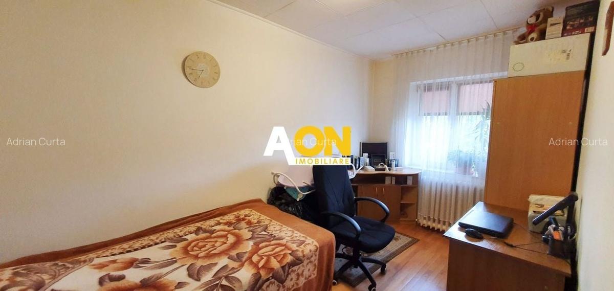 Apartament cu 3 camere semidecomandat în Cetate - 8