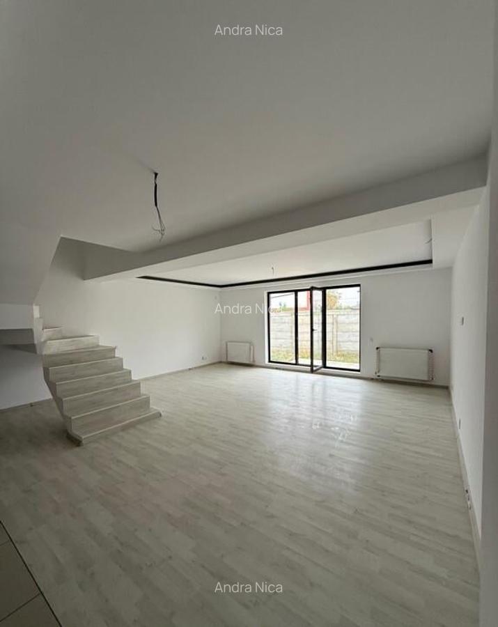 Triplex bine compartimentat, 5 camere si loc de parcare - 4 Triplex bine compartimentat, 5 camere si loc de parcare - 4