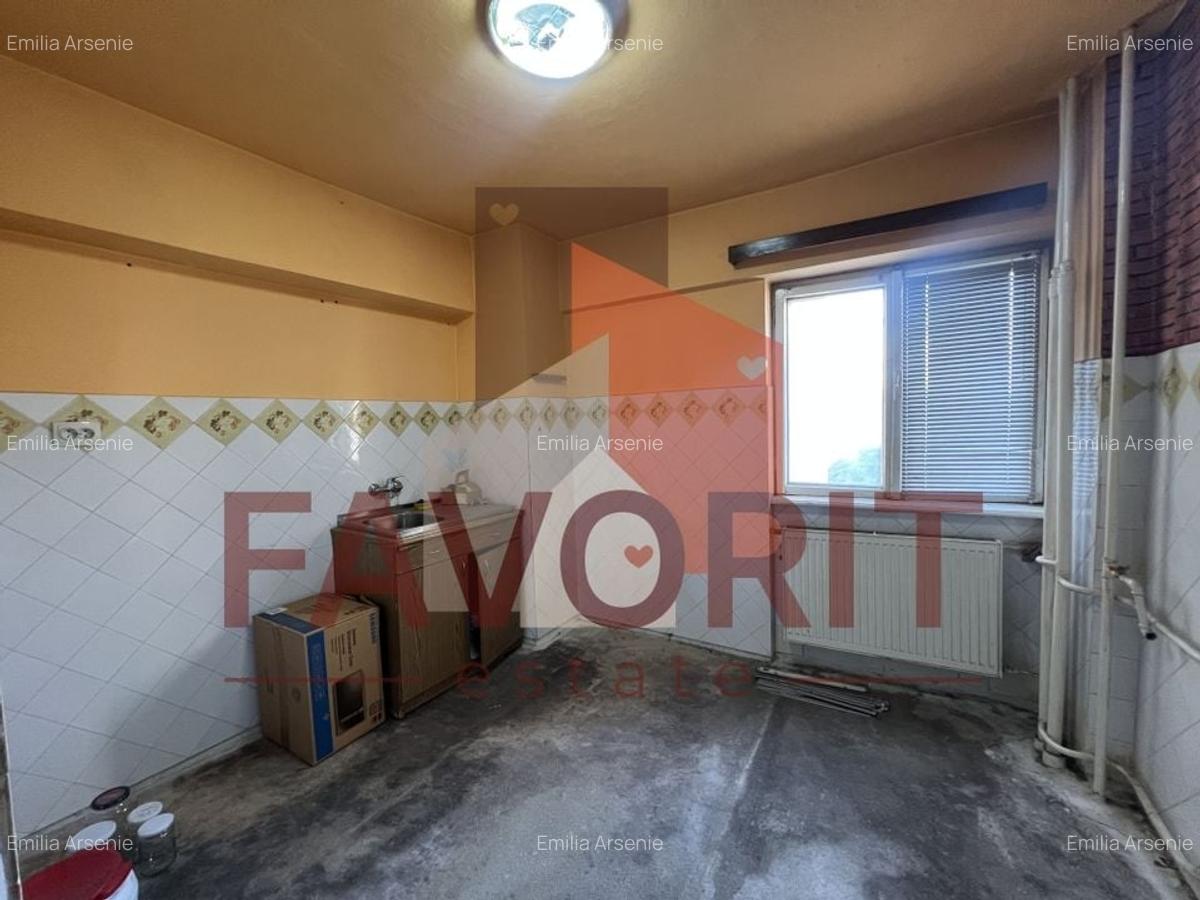 Oportunitate de cumpărare - Apartament 4 camere decomandat, zona Șagului - 5