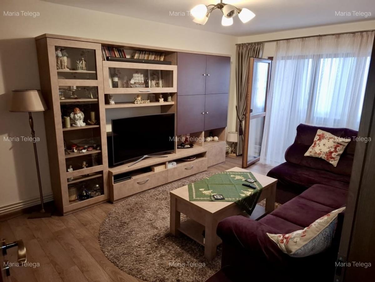 APARTAMENT 3 CAMERE| DECOMANDAT | Tractorul - 2 locuri de parcare | etajul 3. - 3