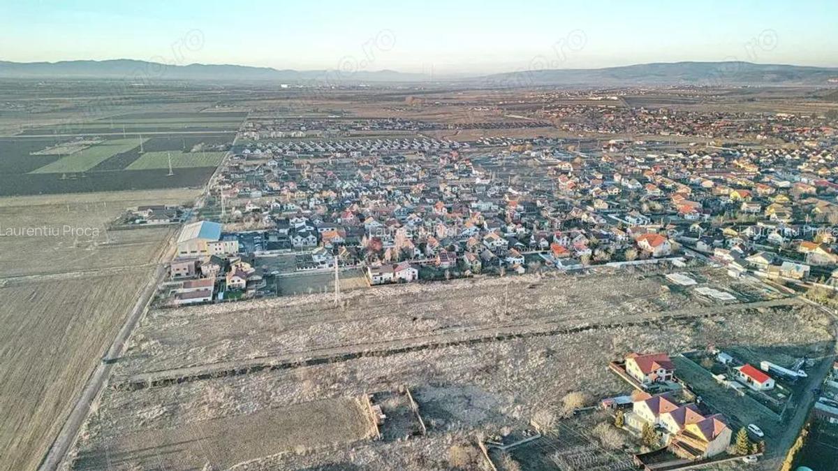 Teren intravilan cu Autorizatie de Construire - 13
