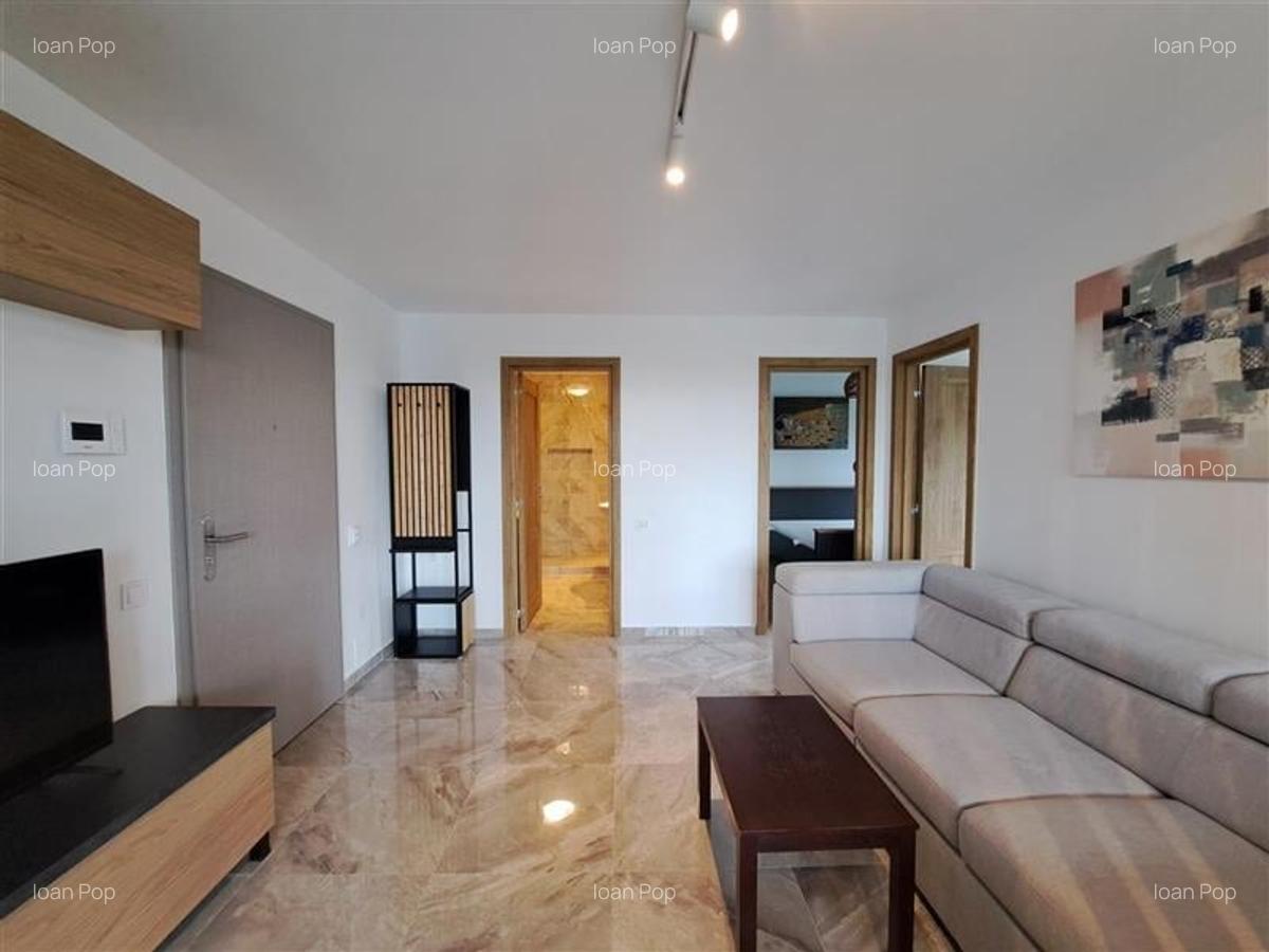 Apartament cu 3 camere semidecomandat, mobilat în Sopor - 3