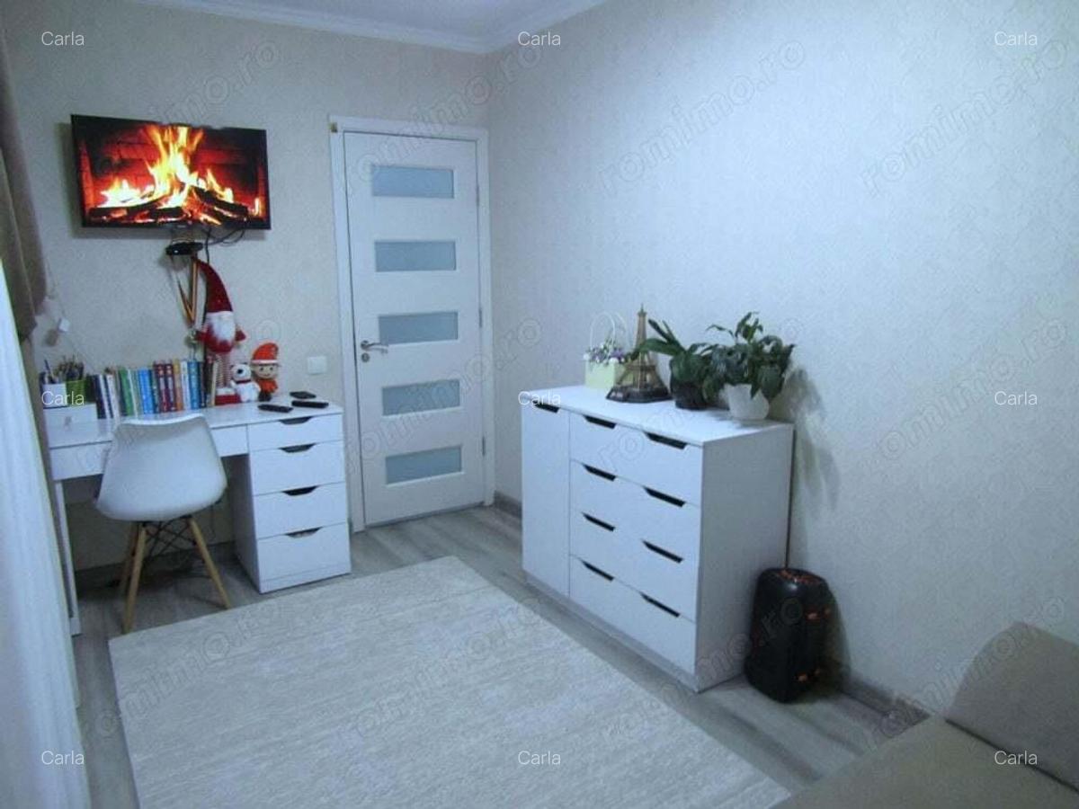 De vanzare apartament 2 camere zona Favorit - 3