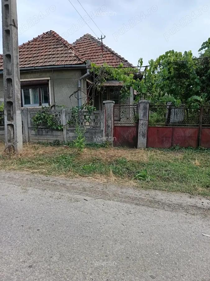 Casa ?i gradina 2100 mp - 2