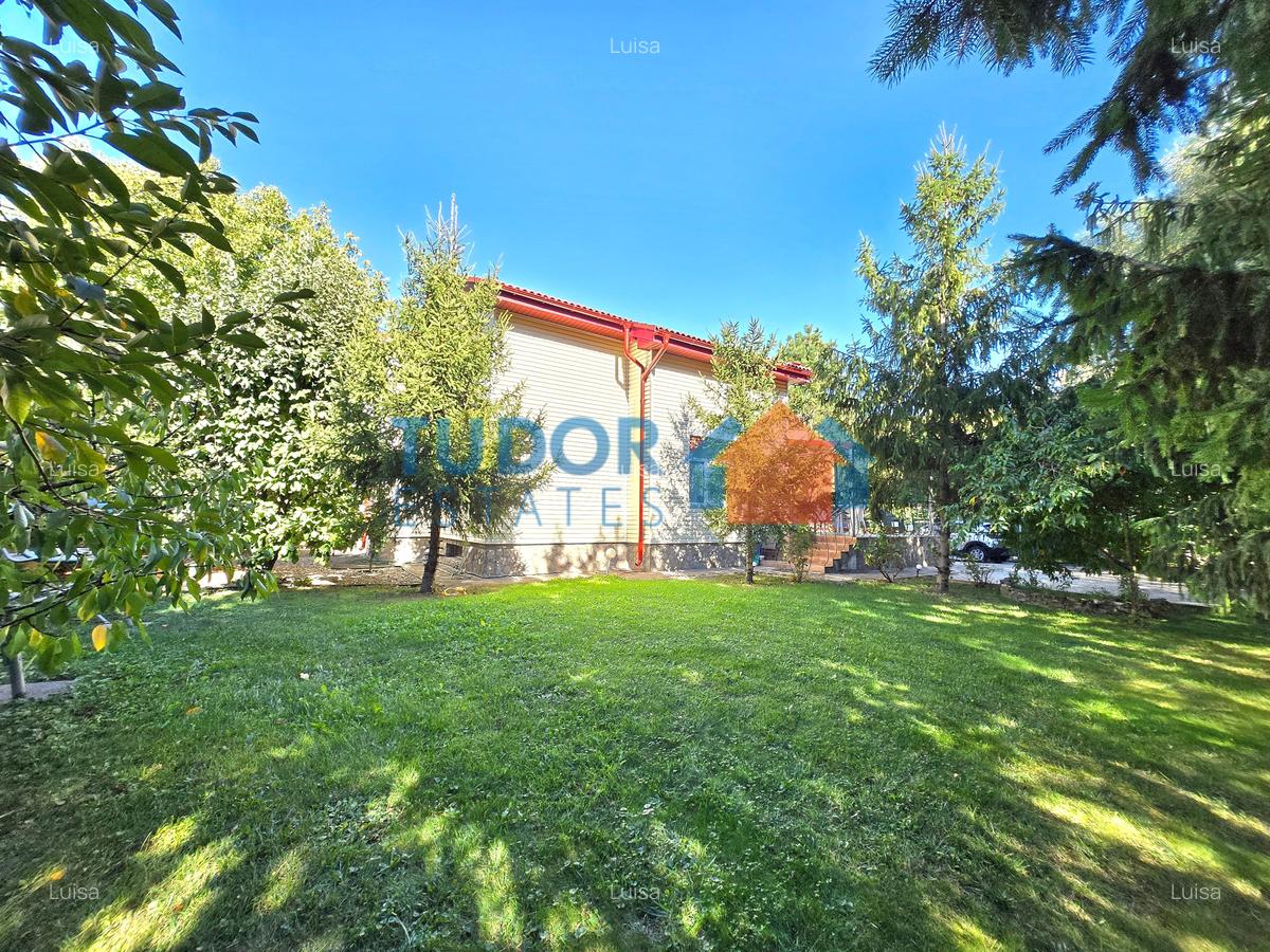 Vila de vanzare in Iancu Nicolae situata in complex rezidential langa lac - 1