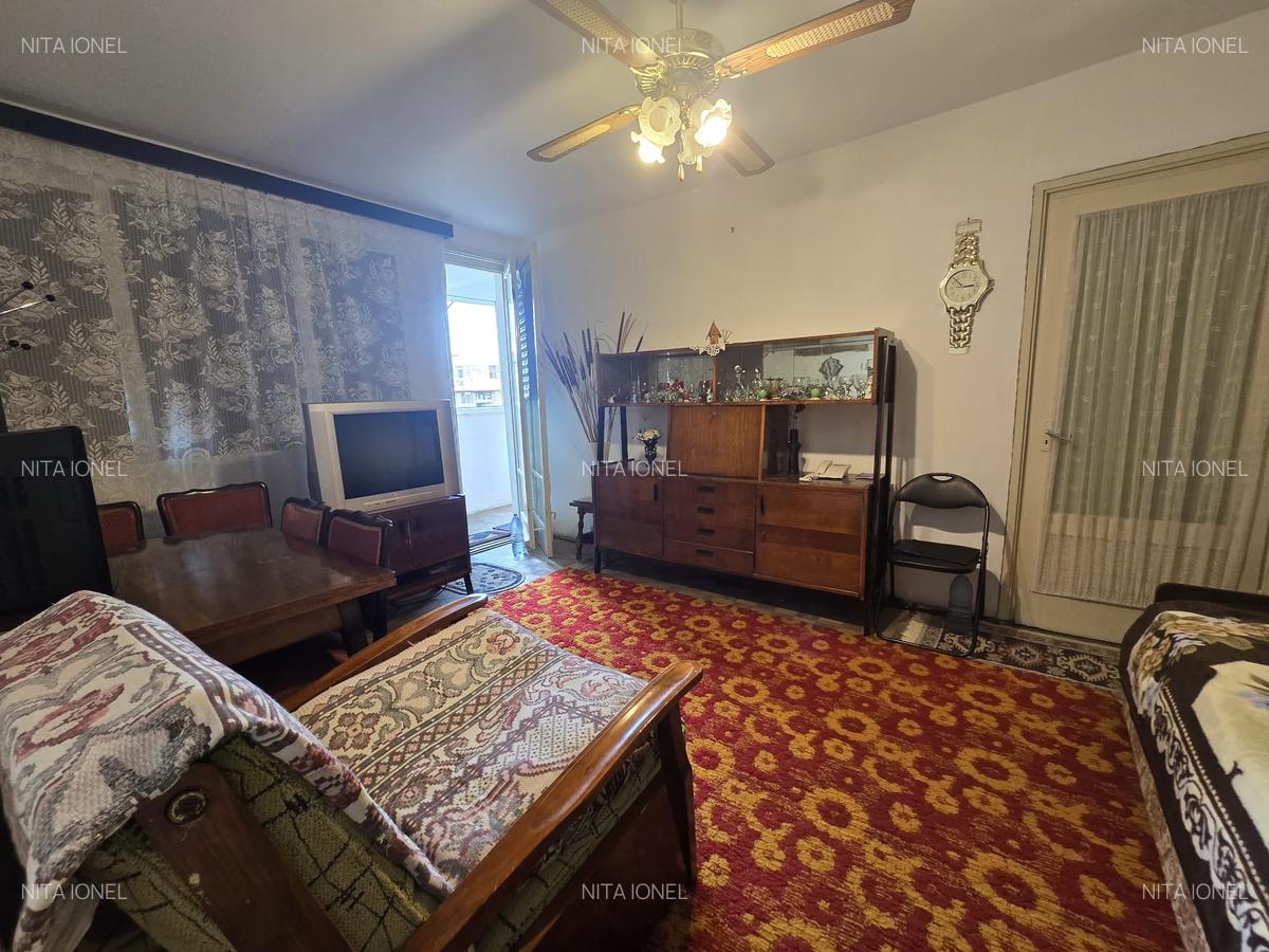 Apartament cu 2 camere semidecomandat în 1 Decembrie 1918 - 1