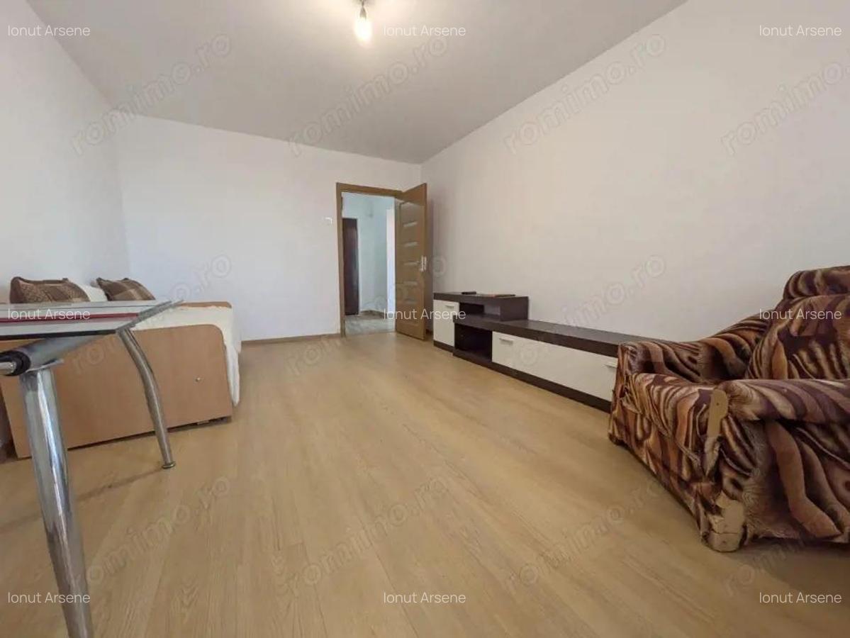 Orizont - STRADAL, Apart 2 cam decomandat, renovat, balcon lung - 8