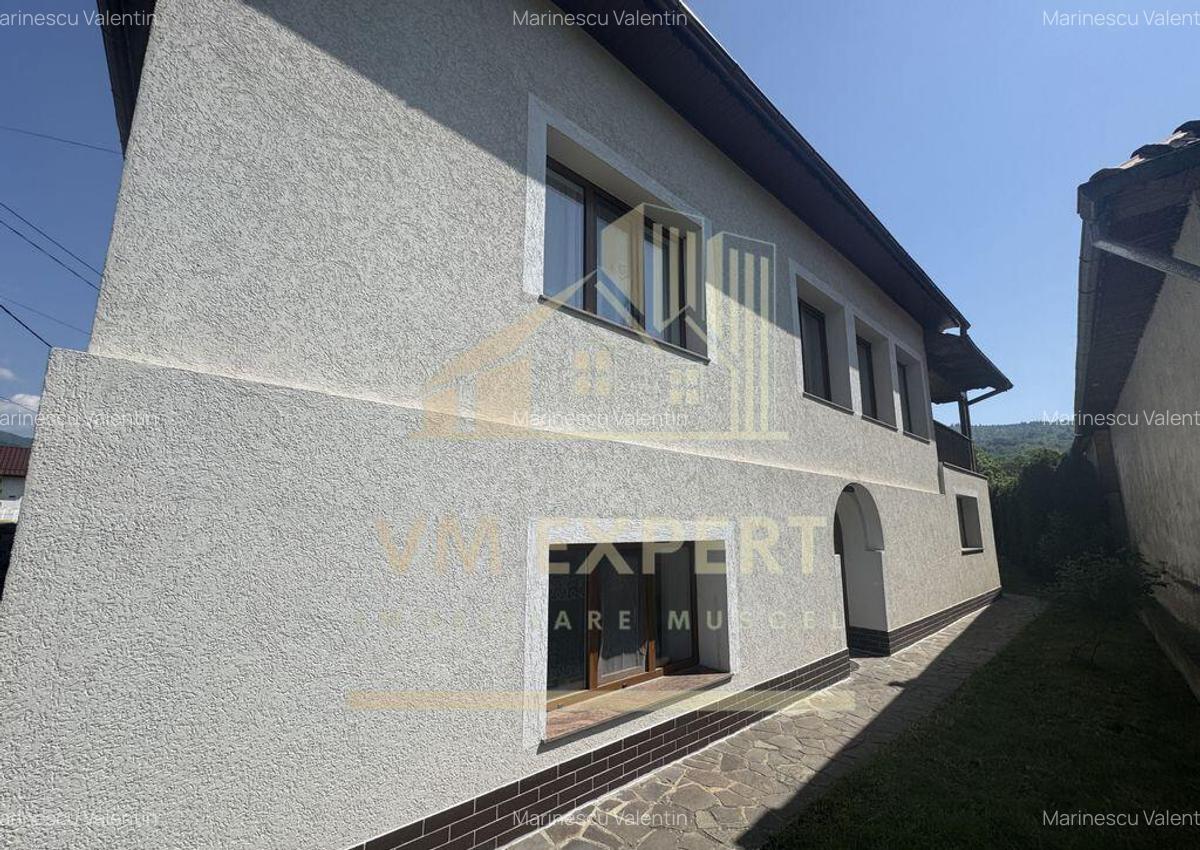 VILA 5 CAMERE, TEREN 4520 MP, LERESTI, ARGES - 2