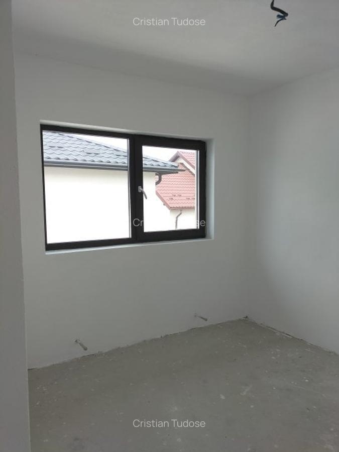 Casă cu 4 camere în Mioveni - 7
