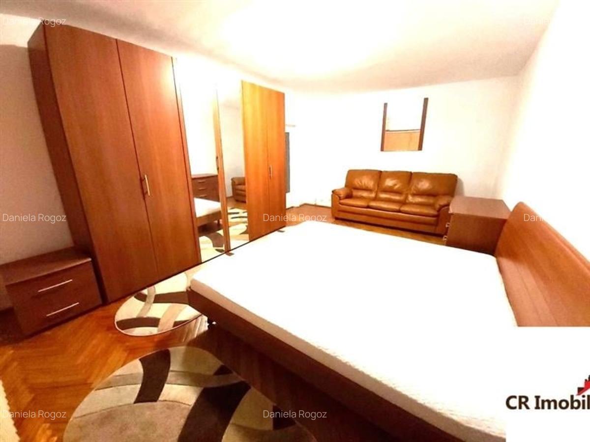 De vanzare  Apartament 4 camere Unirii - 2