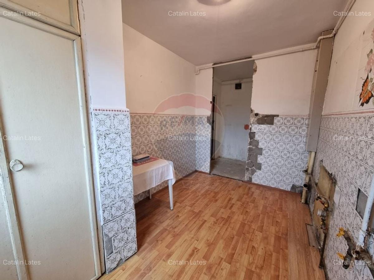 Apartament (De renovat) cu 3 camere de vanzare in zona Exterior Vest - 2